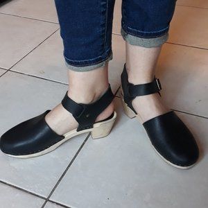 Bryr "Emma Closed Toe" Clogs- Size 38